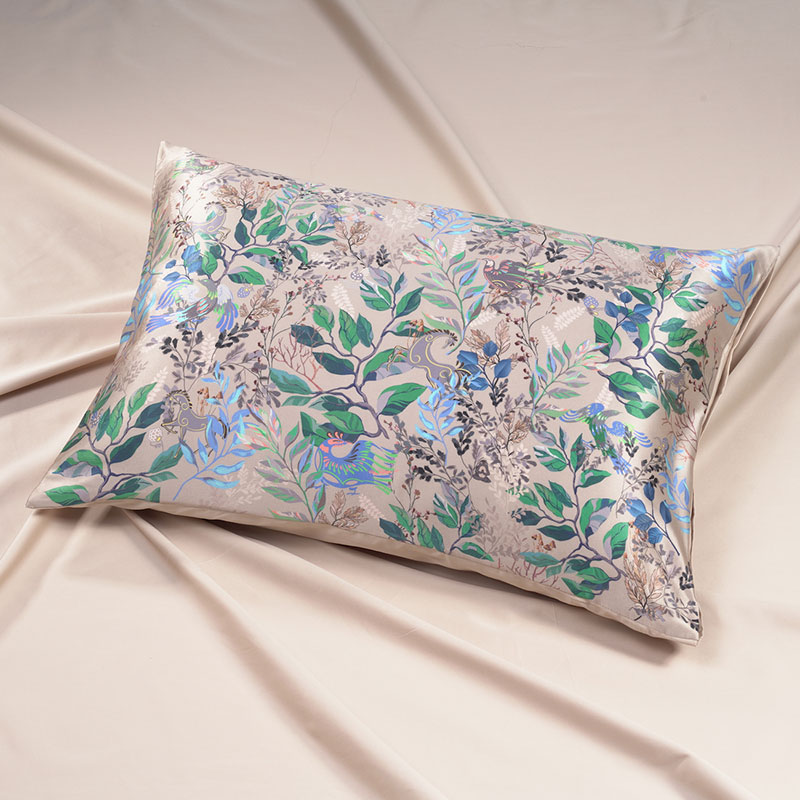 Наволочка Mollen Сказки. Таинственный лес в пудровом, сатин