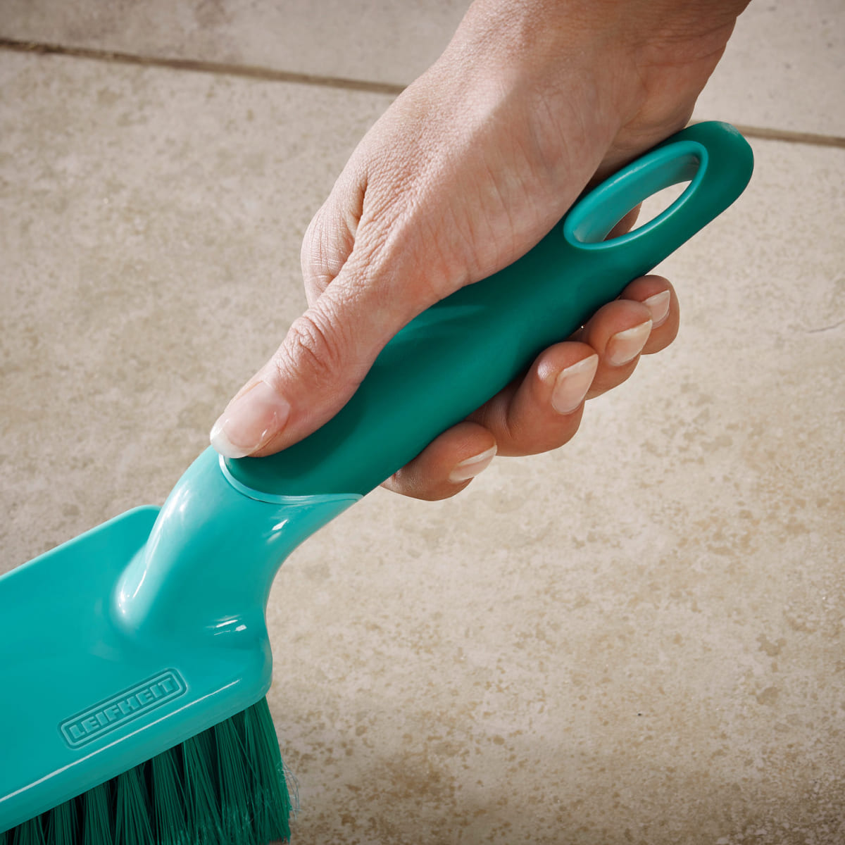 Набор для уборки Leifheit: щетка с совком