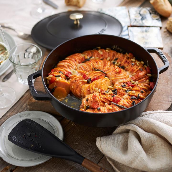 Сотейник чистера с чугунной крышкой Staub 3,7л, 28см, черный