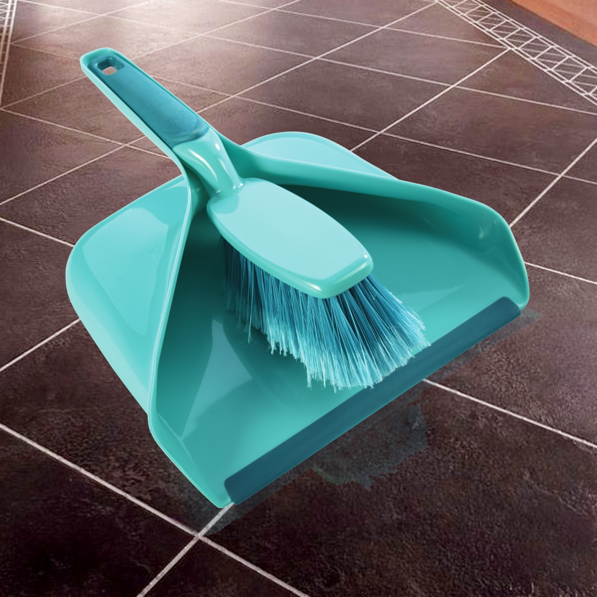 Набор для уборки Leifheit: щетка с совком