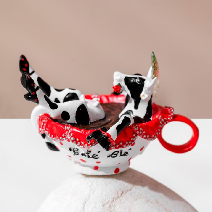 Коллекционная корова CowParade Russia Cafe Ole 