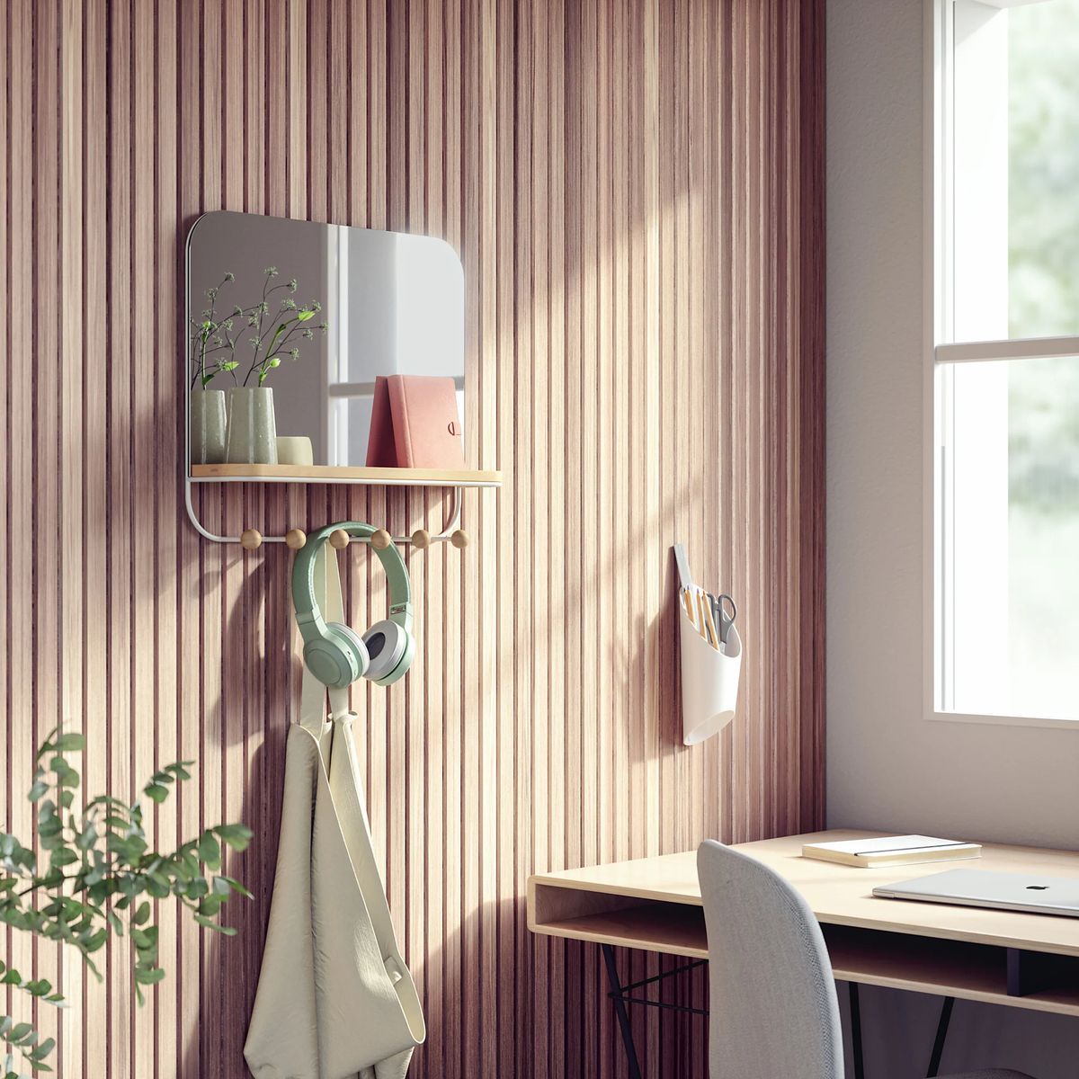 Зеркало с крючками для аксессуаров Umbra Estique