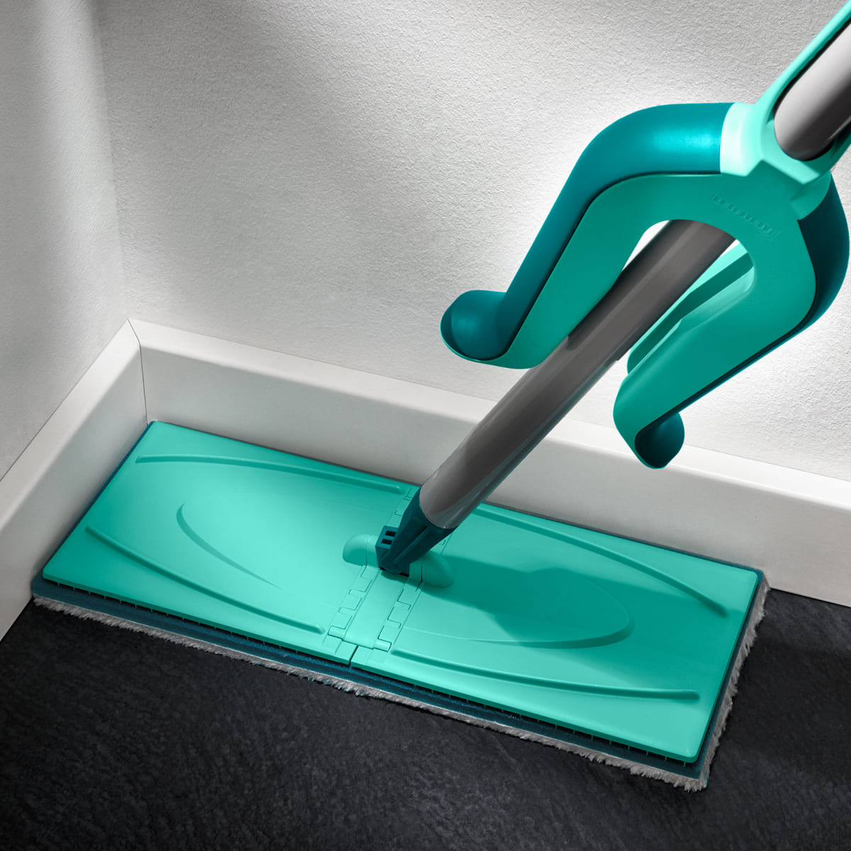 Швабра хозяйственная с отжимом Leifheit Picobello S micro duo