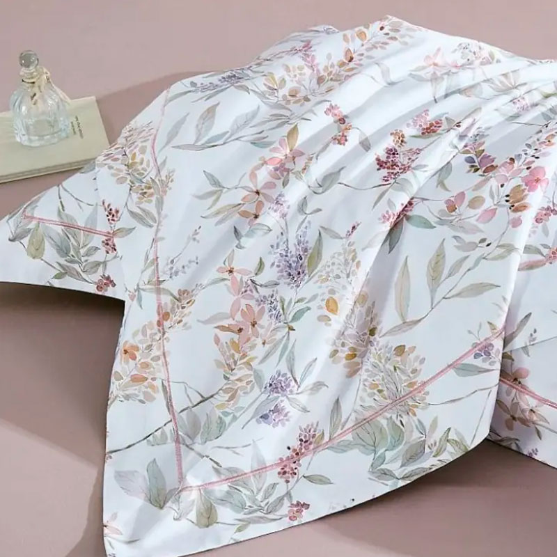 Комплект постельного белья евро Anabella Asabella, цветы на белом, простыня бежево-розовая