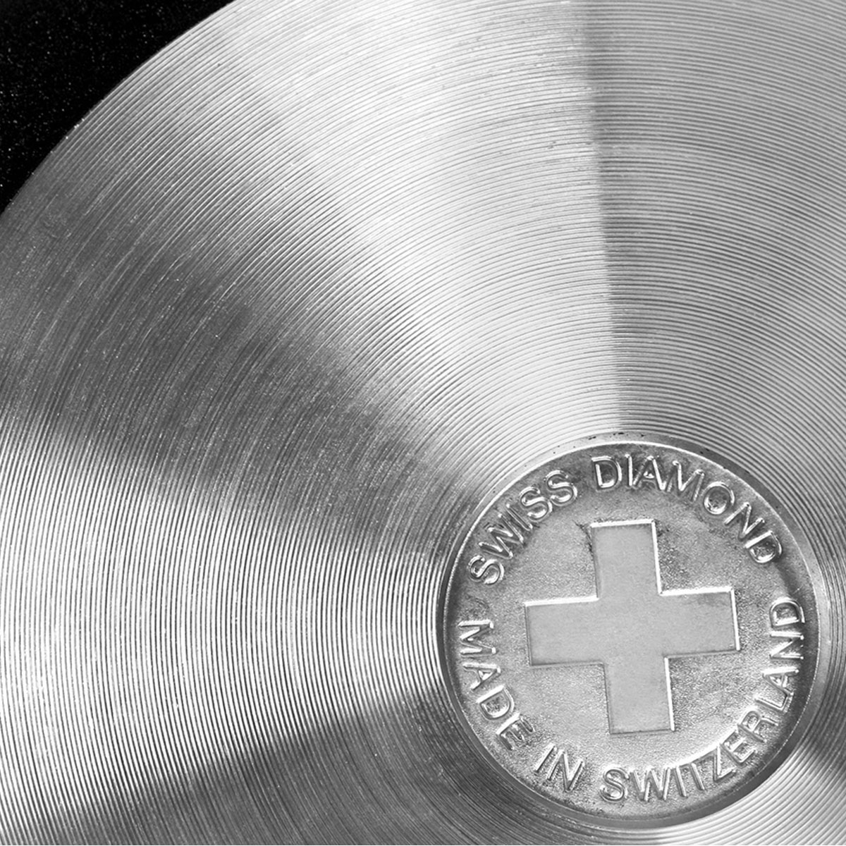 Сковорода индукционная Swiss Diamond XD Classic Induction 18см