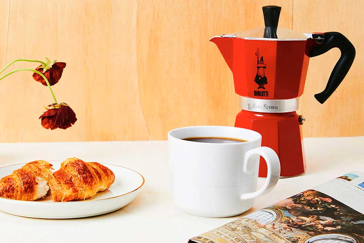 12 плюсов в пользу того, чтобы варить кофе в гейзерной кофеварке
