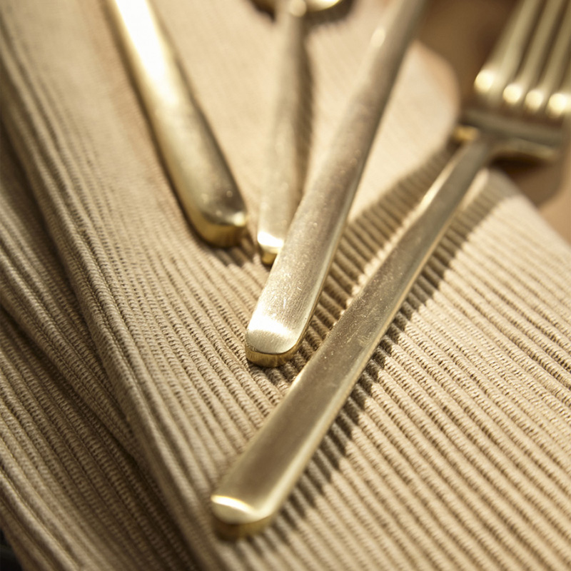 Набор столовых приборов Liberty Jones Pure 24 предмета на 6 персон, матовый золотой