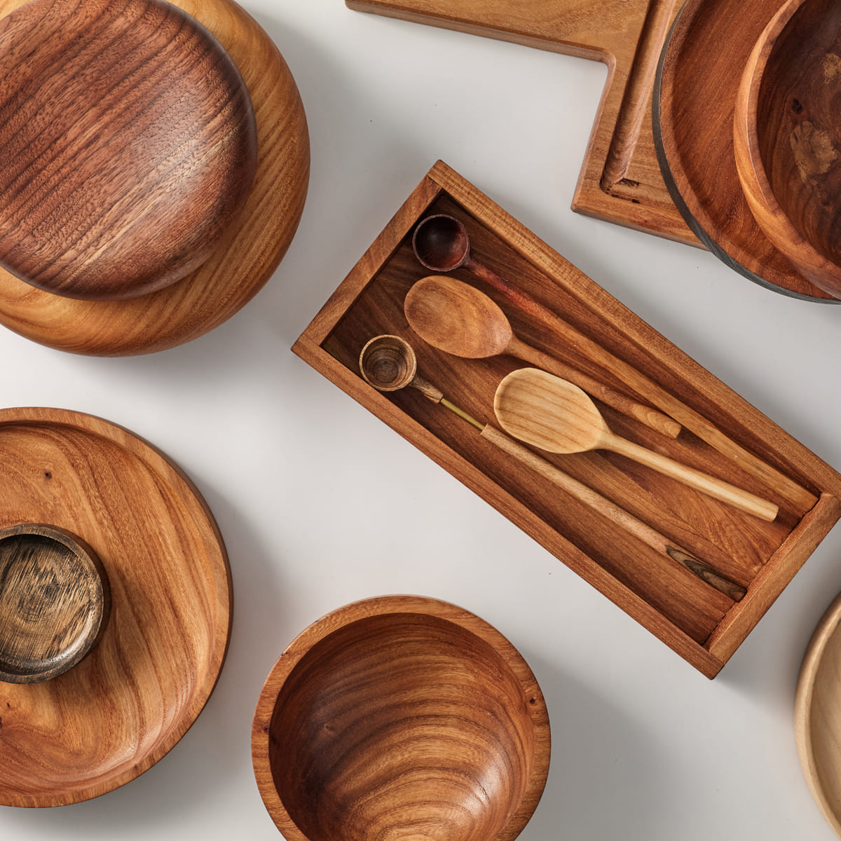 Тарелка на ножках Kenai Ceramics Wood