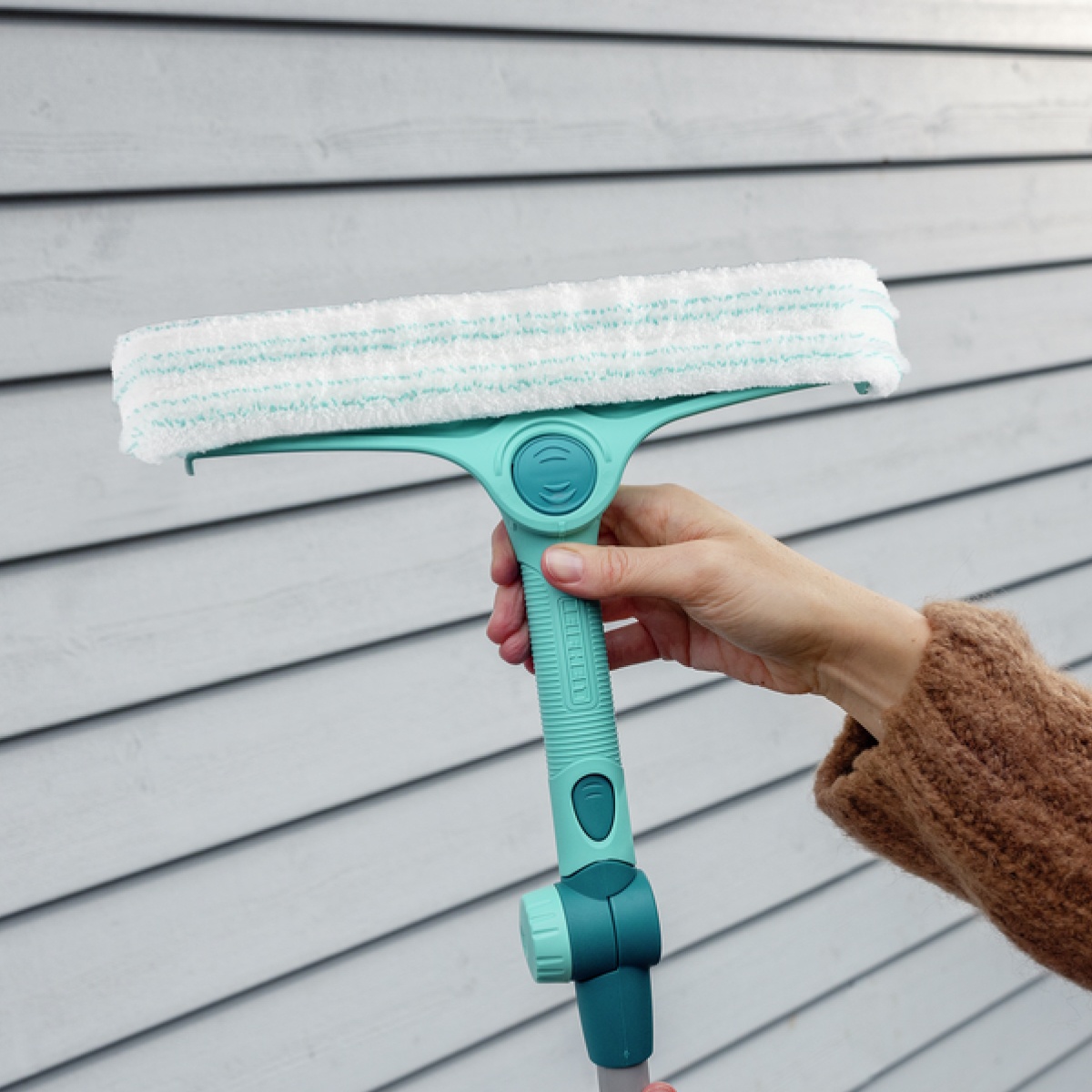 Щетка Leifheit W&F Cleaner L для мытья окон с губкой и телескопической ручкой, 130-210см