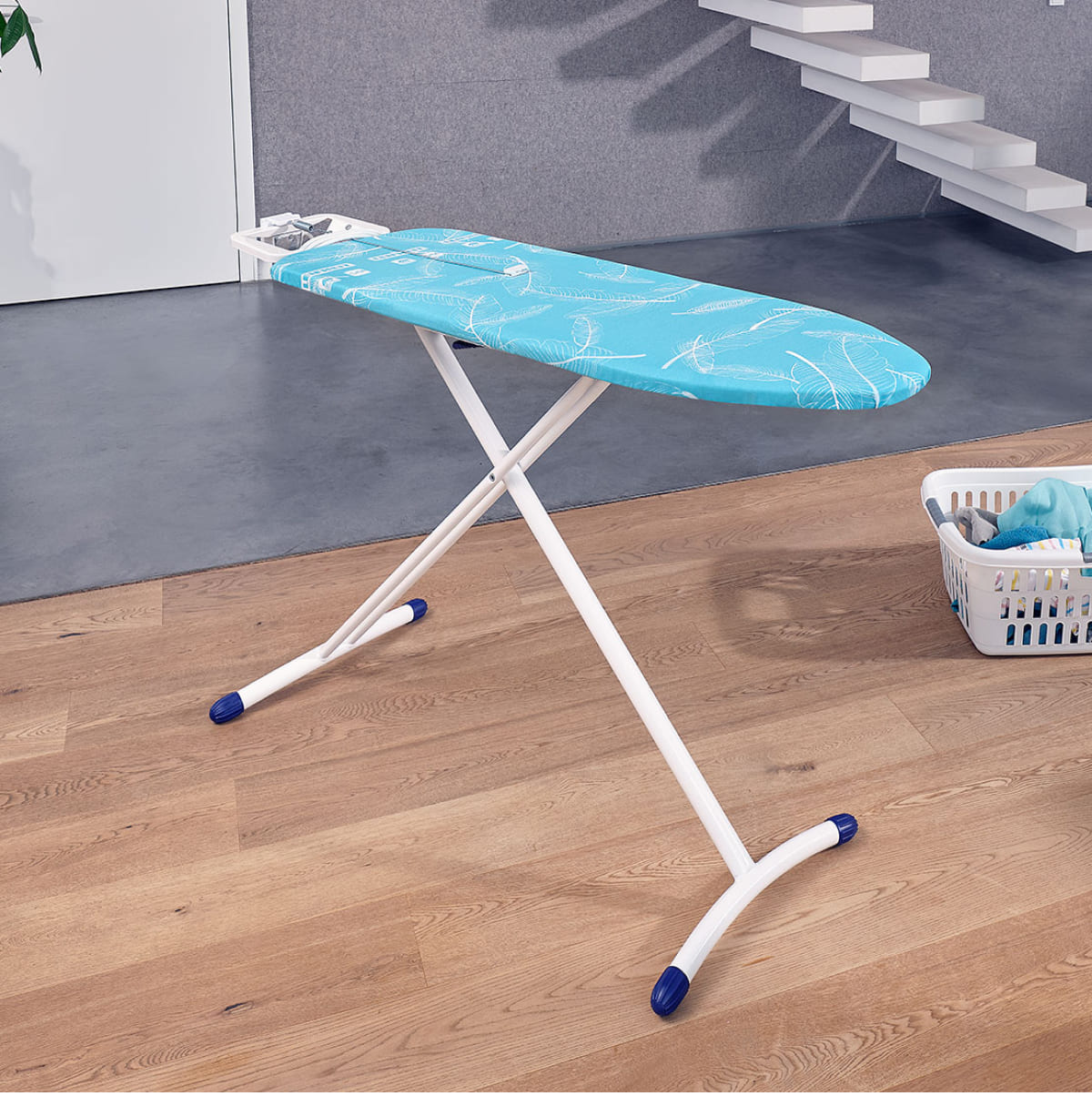 Гладильная доска Leifheit Airboard Solid Plus M 120х38см, цвет зеленый