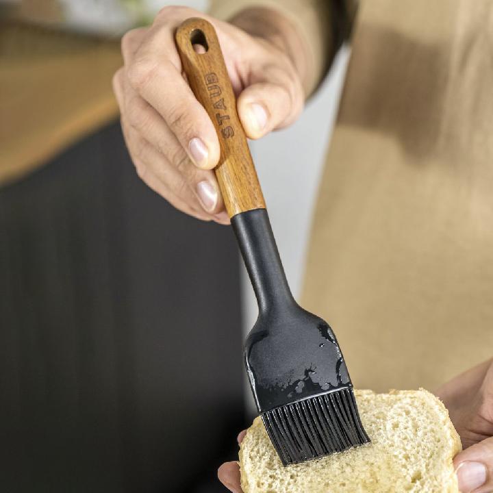 Кисточка кулинарная Staub, 22см