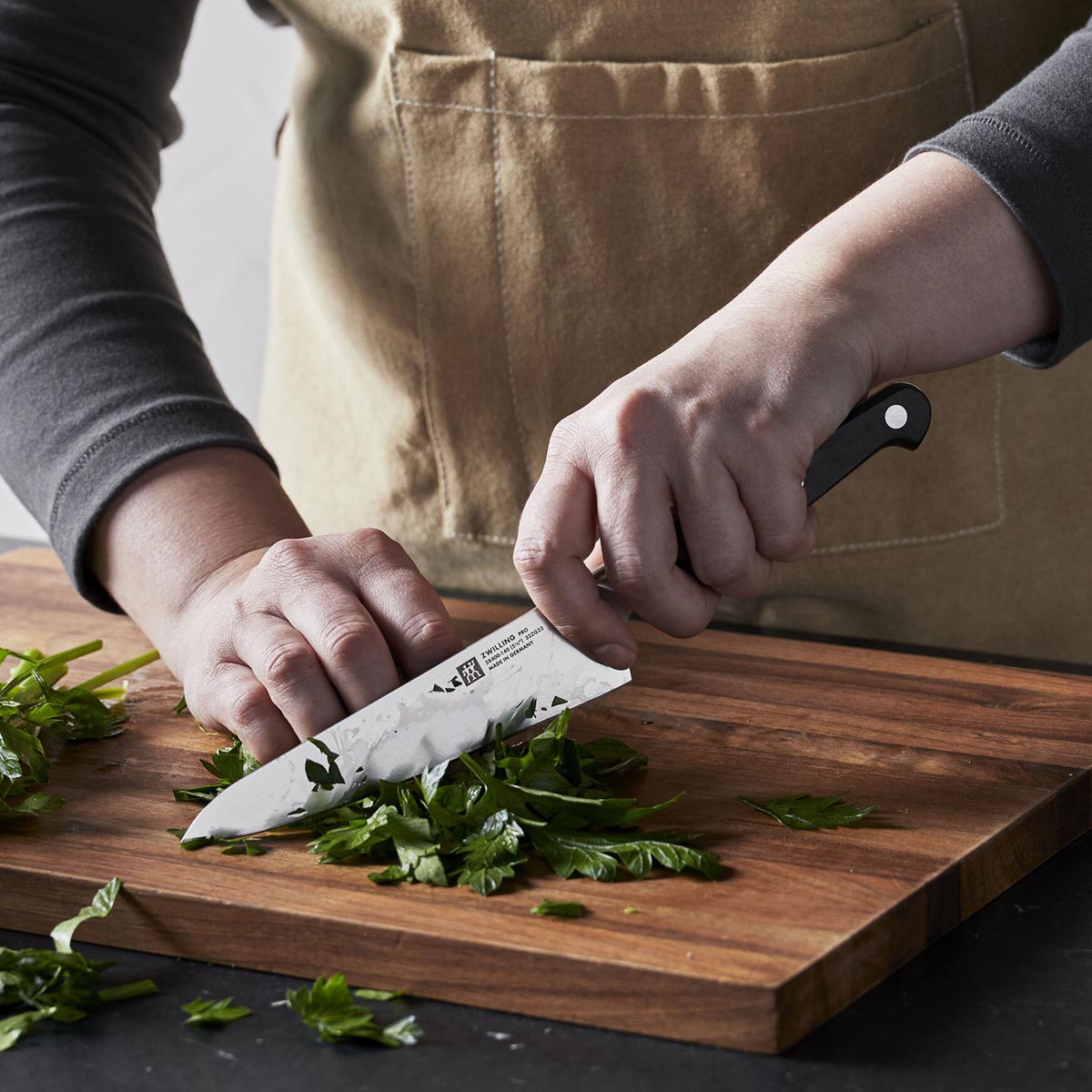 Нож поварской малый Zwilling Pro 14cм