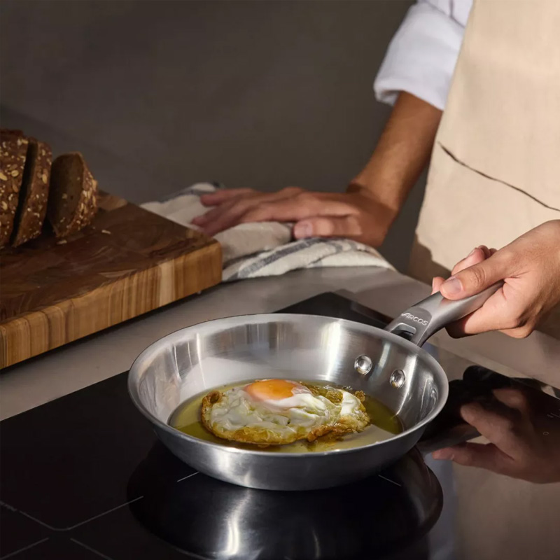 Сковорода индукционная без крышки Arcos Samoa Inox 24см