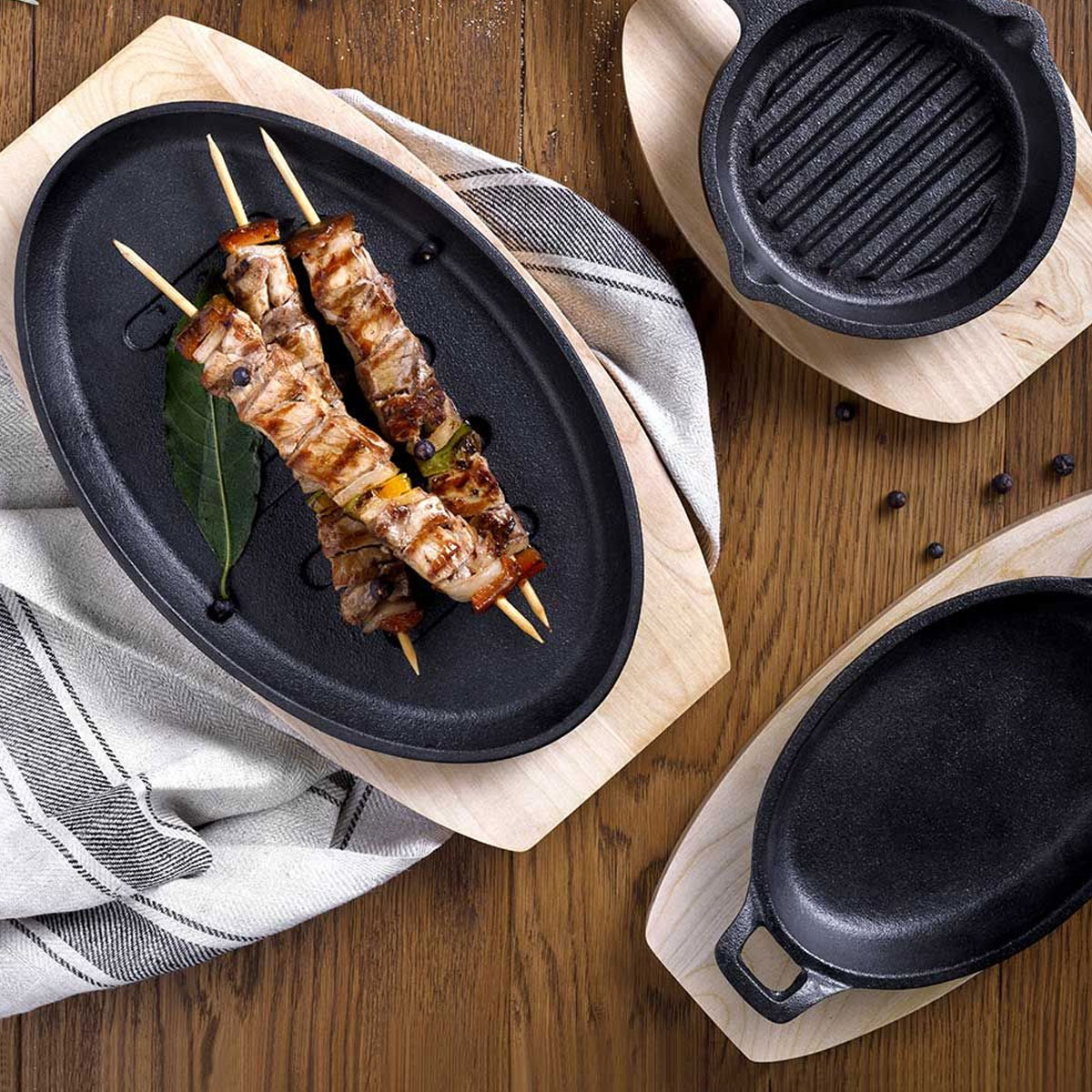 Сковорода чугунная 17х11см Tognana Fusion Taste на деревянной подставке