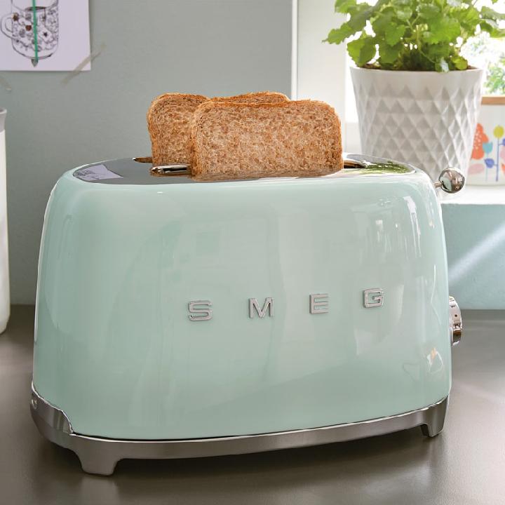 Тостер на 2 ломтика Smeg 50’s Style, пастельный зеленый