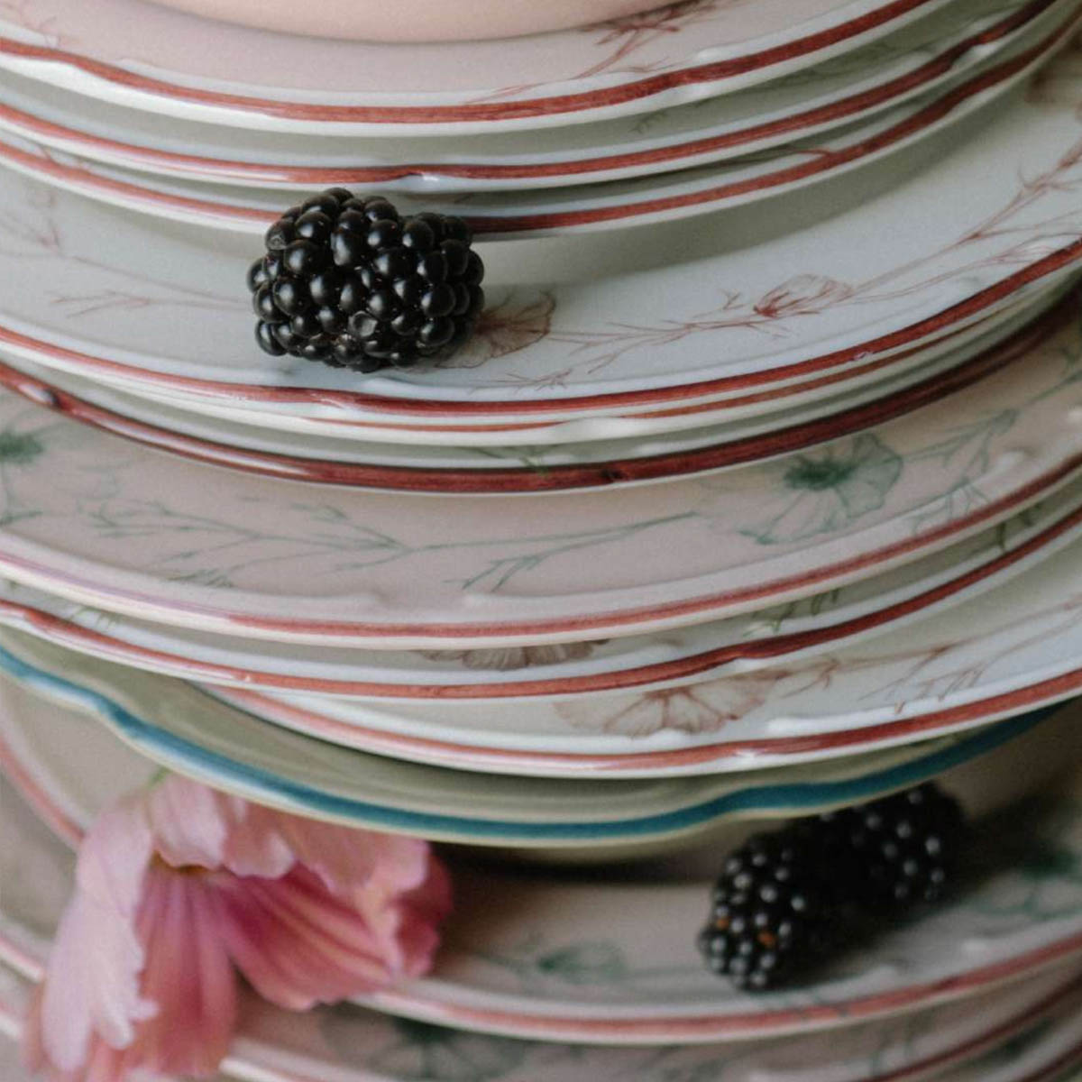 Ваза Ильинская Дымов Керамика Космея вечер 20.00