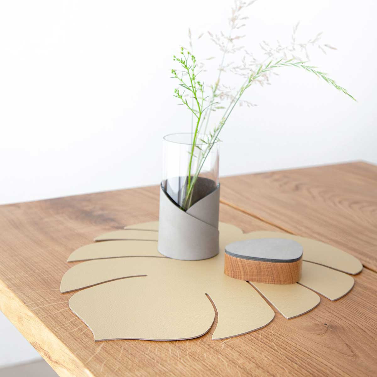 Салфетка сервировочная LIND DNA Hippo лист монстеры gold