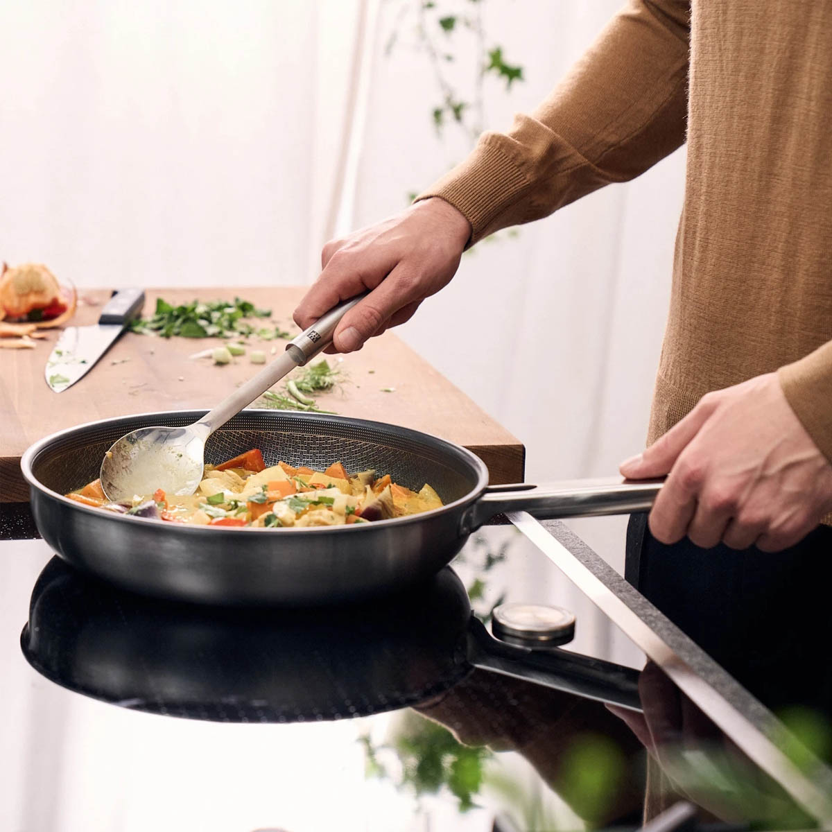 Сковорода Zwilling Joy Plus 28см