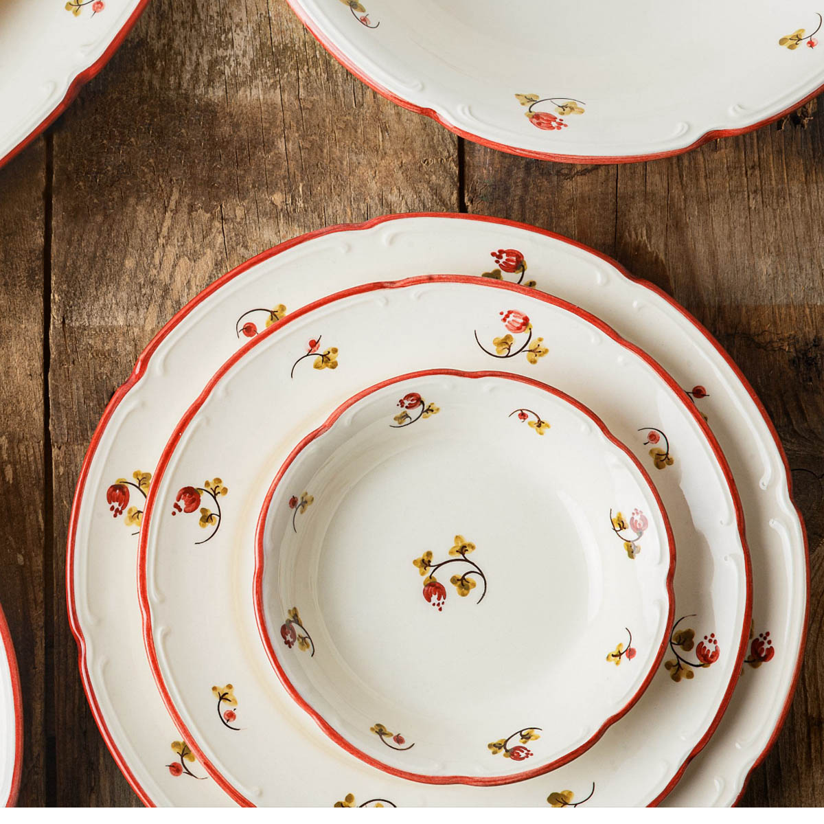 Тарелка обеденная Дымов Керамика Шиповник