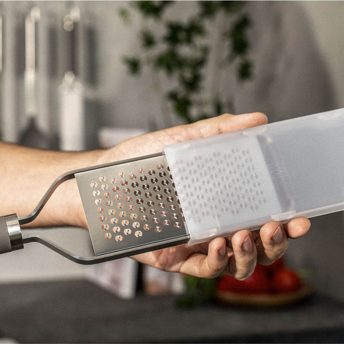 Терка мелкая с ручкой Zwilling Pro