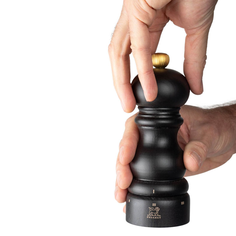 Мельница для перца Peugeot Paris 15см, цвет коричневый