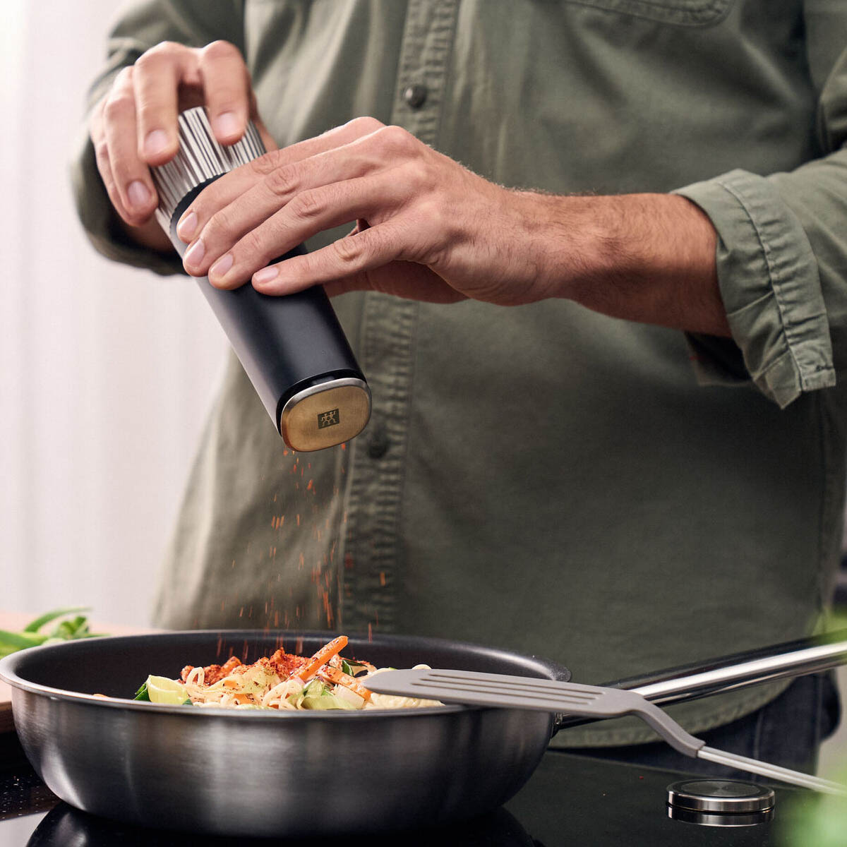 Мельница для перца Zwilling Spices, цвет черный