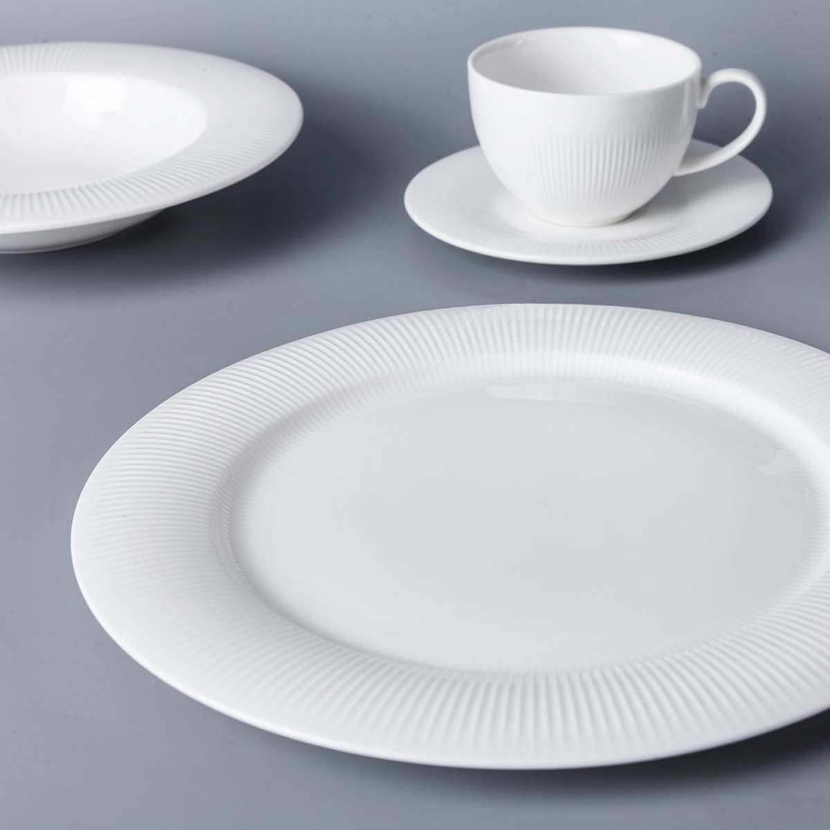 Тарелка обеденная Home Chef by T E Raphael