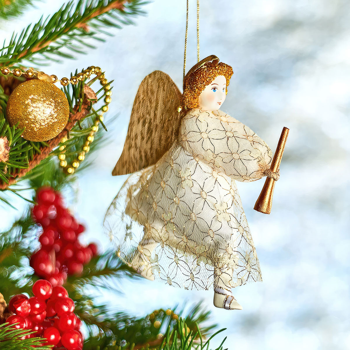 Елочная игрушка Мануфактура подарков Ангелы. Ангел с золотой дудочкой