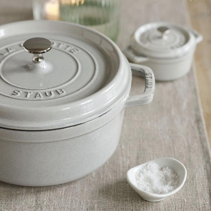 Кокот Staub La Cocotte 2,6л, белый трюфель