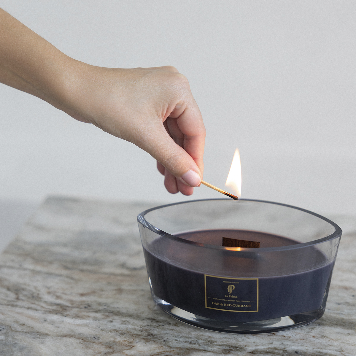 Свеча ароматическая La Prima Oak & Red Currant (Дуб и красная смородина)