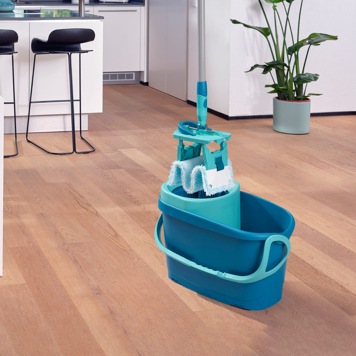 Комплект для влажной уборки Leifheit Clean Twist M Ergo швабра и ведро