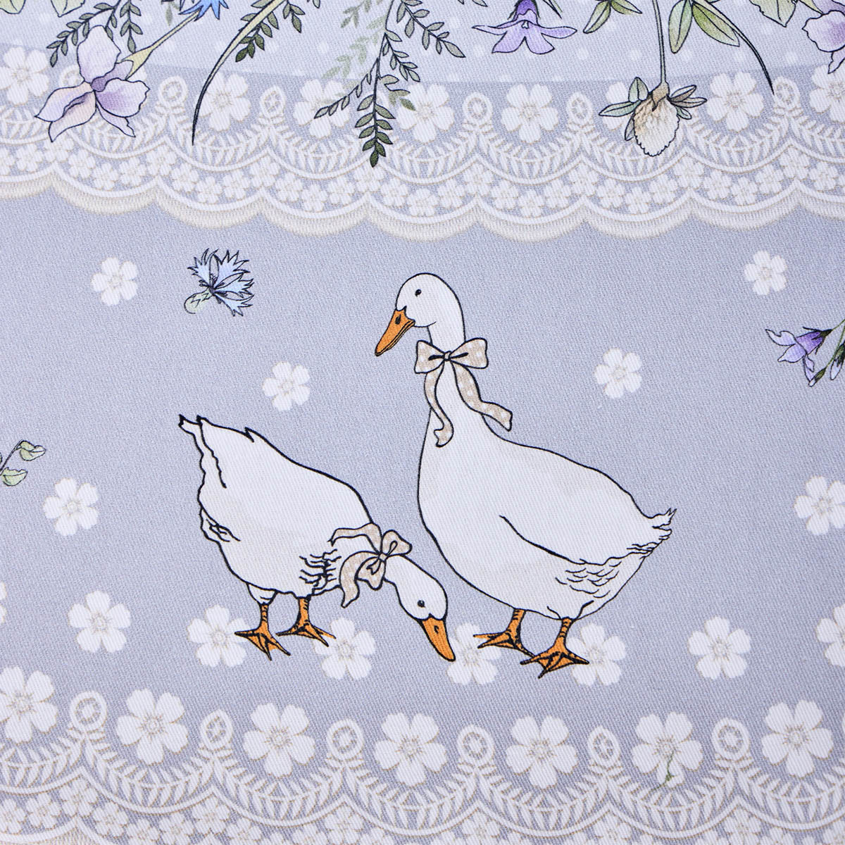 Скатерть с пропиткой Santalino Гуси Легард 180см