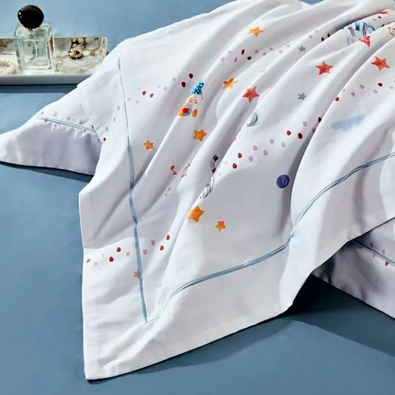 Комплект постельного белья 1,5-спальный Anabella Asabella Цирк на молочном