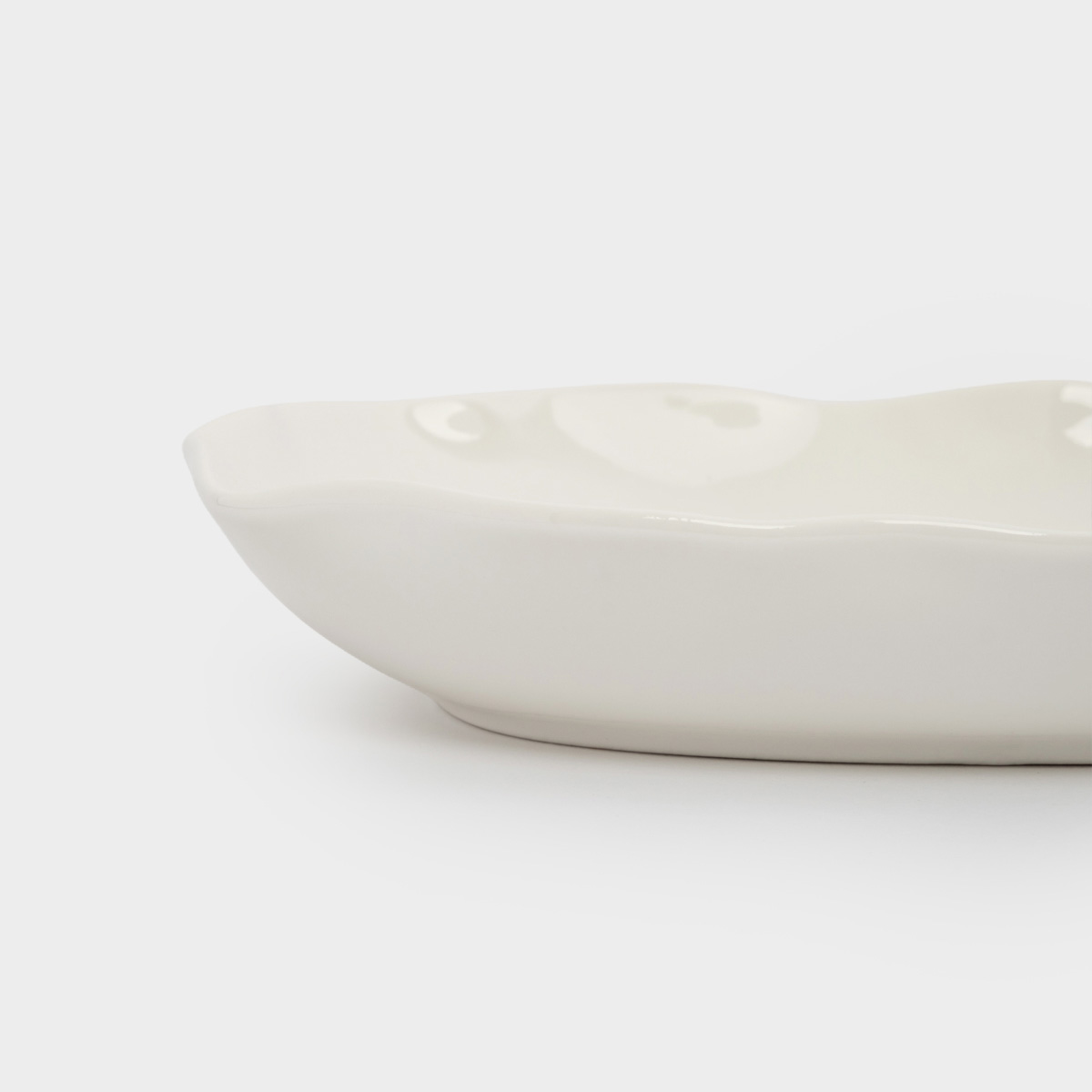 Тарелка суповая Anna Lafarg White Ocean Волнистый край