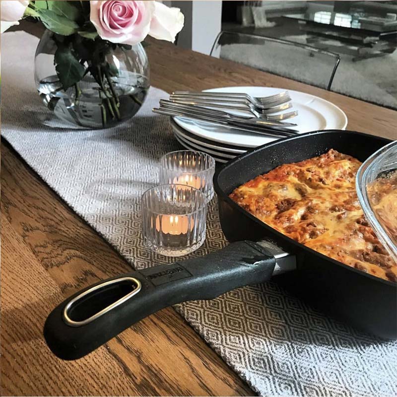 Сковорода-гриль квадратная Gastrolux Классика 28x28см