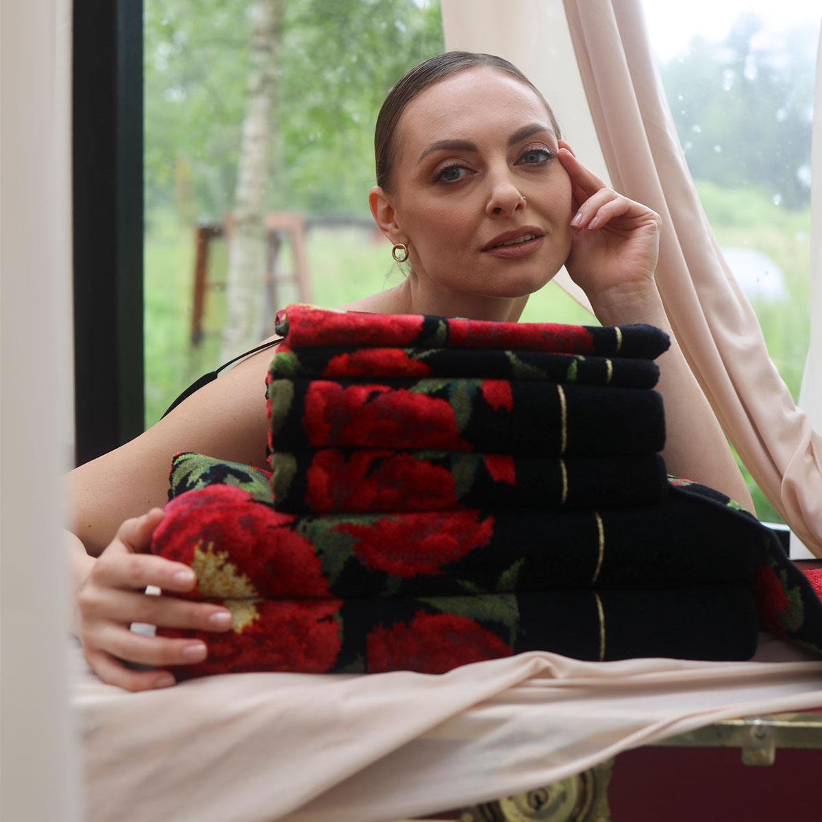 Полотенце Feiler Isabella 75x150см, цвет бордо