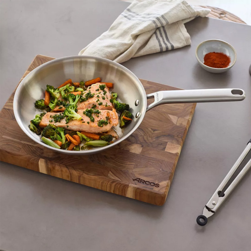 Сковорода индукционная без крышки Arcos Samoa Inox 26см