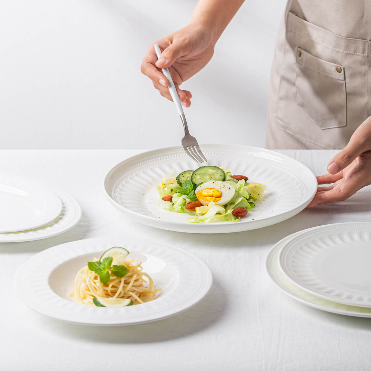 Тарелка обеденная без борта Home Chef Rome 26см