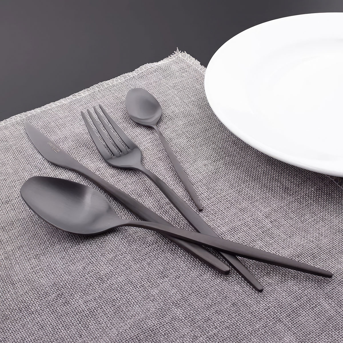 Набор столовых приборов Cristema Rabat 24 предмета на 6 персон, матовая полировка, цвет черный