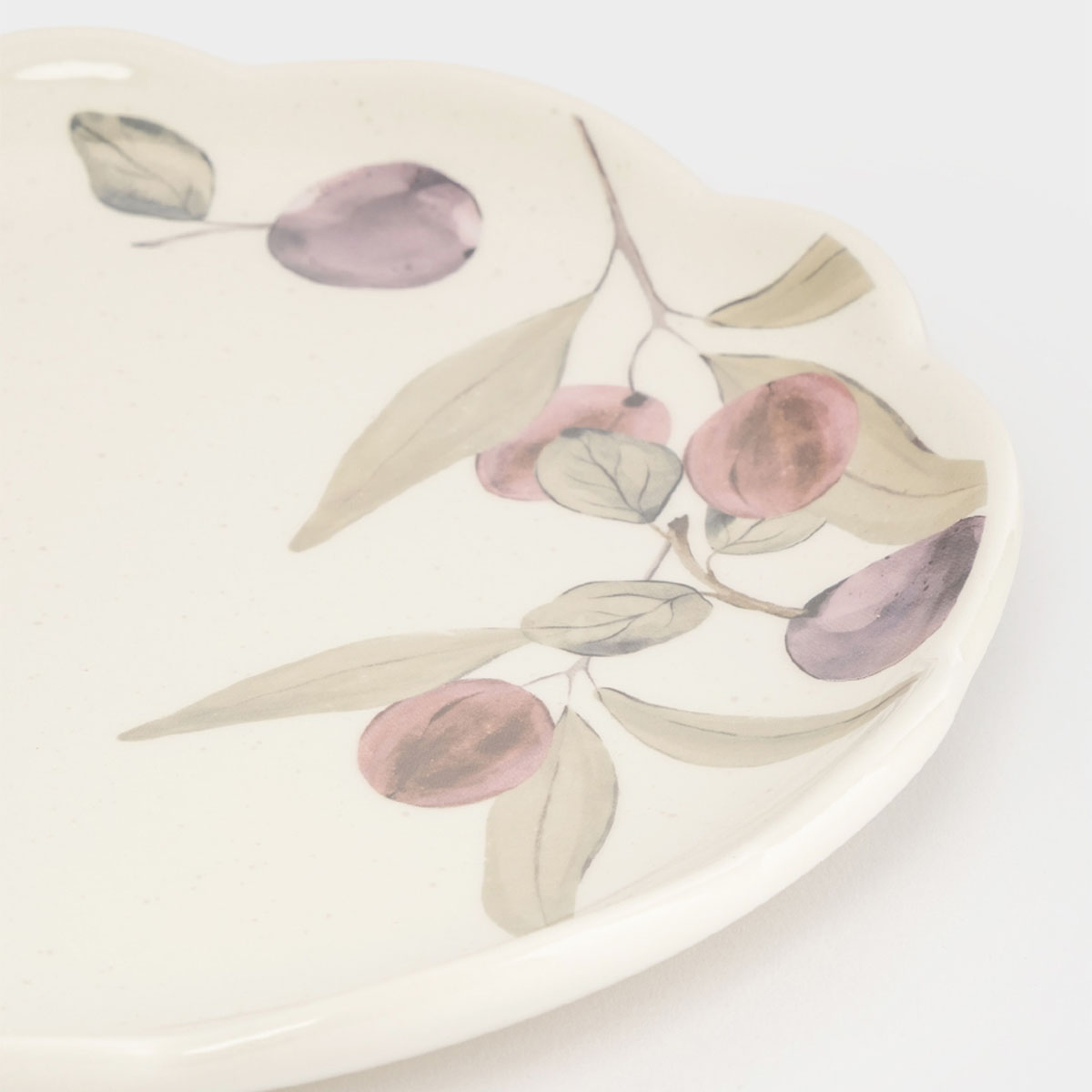 Тарелка обеденная Anna Lafarg Сливы