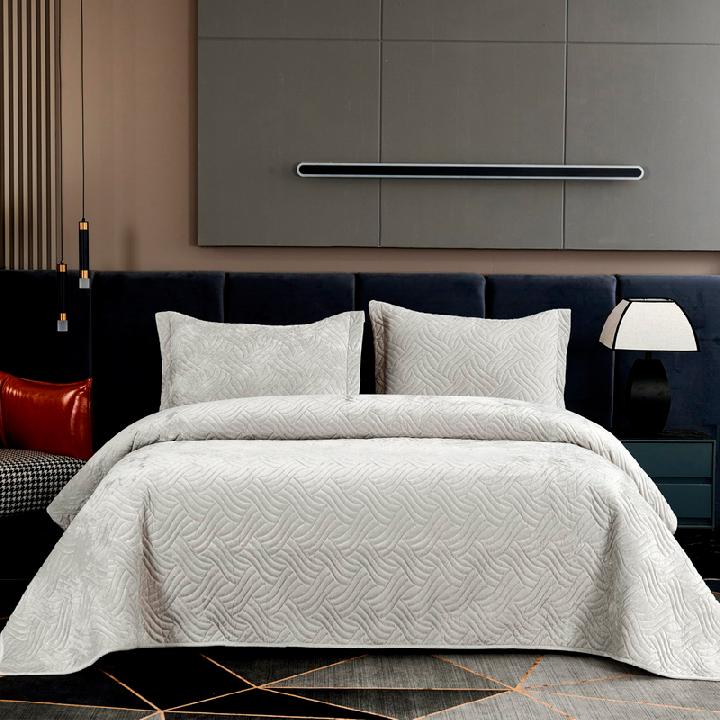 Покрывало бархатное Sofi de Marko Деварта с наволочками, цвет светло-серый