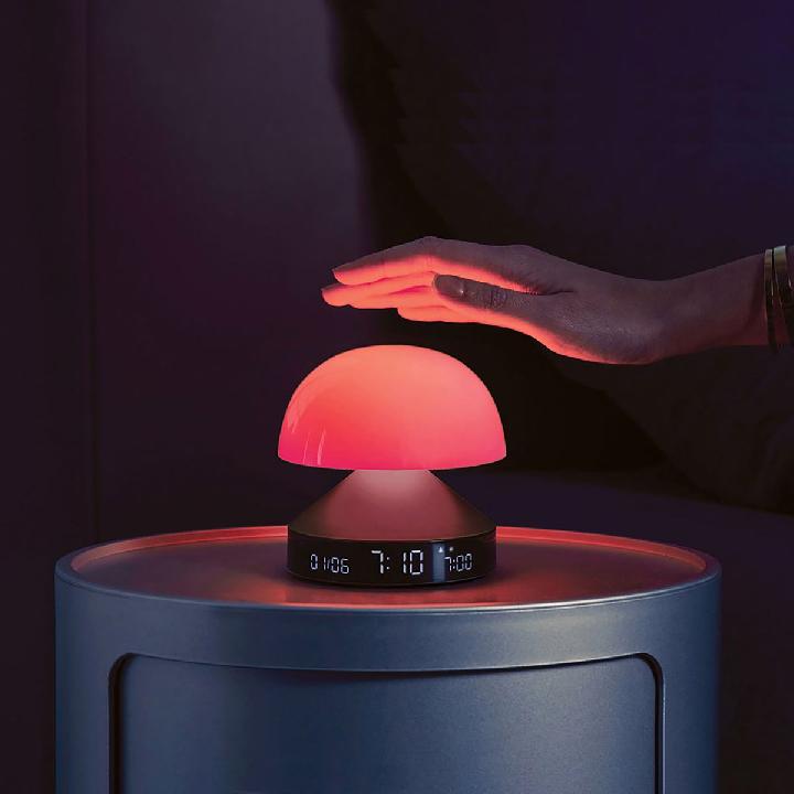 Светильник с часами и световым будильником Lexon Mina Sunrise