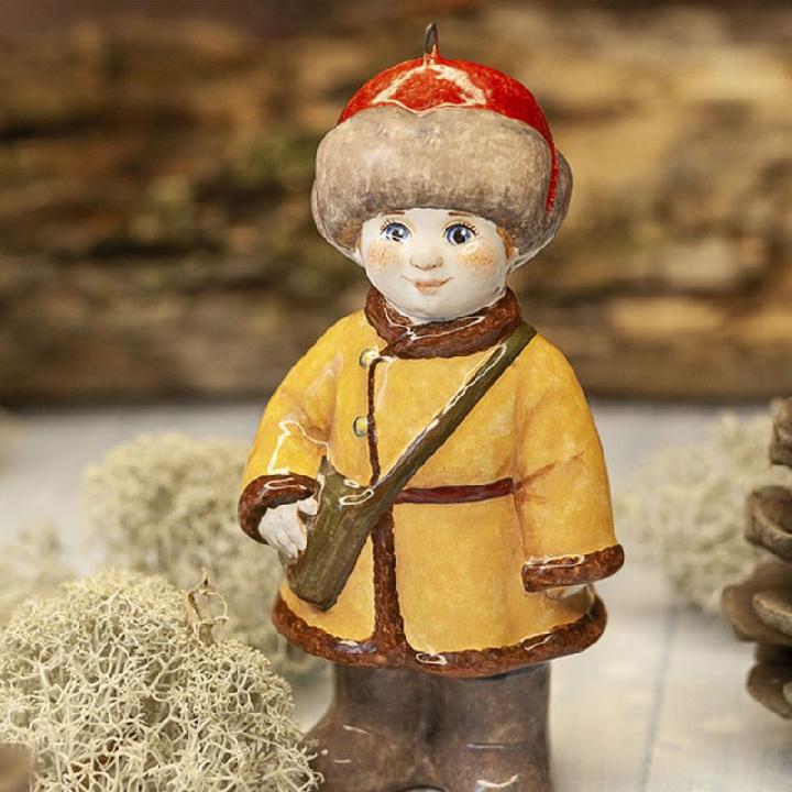 Елочная игрушка Ярославская Керамическая Мануфактура Зима пришла. Митюша школьник