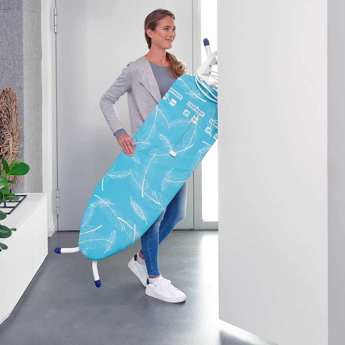Гладильная доска Leifheit AirBoard Compact M, без электроподключения