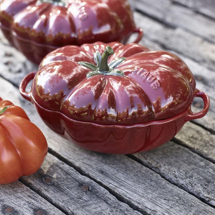 Кокот Staub Ceramic Помидор 19см, вишневый