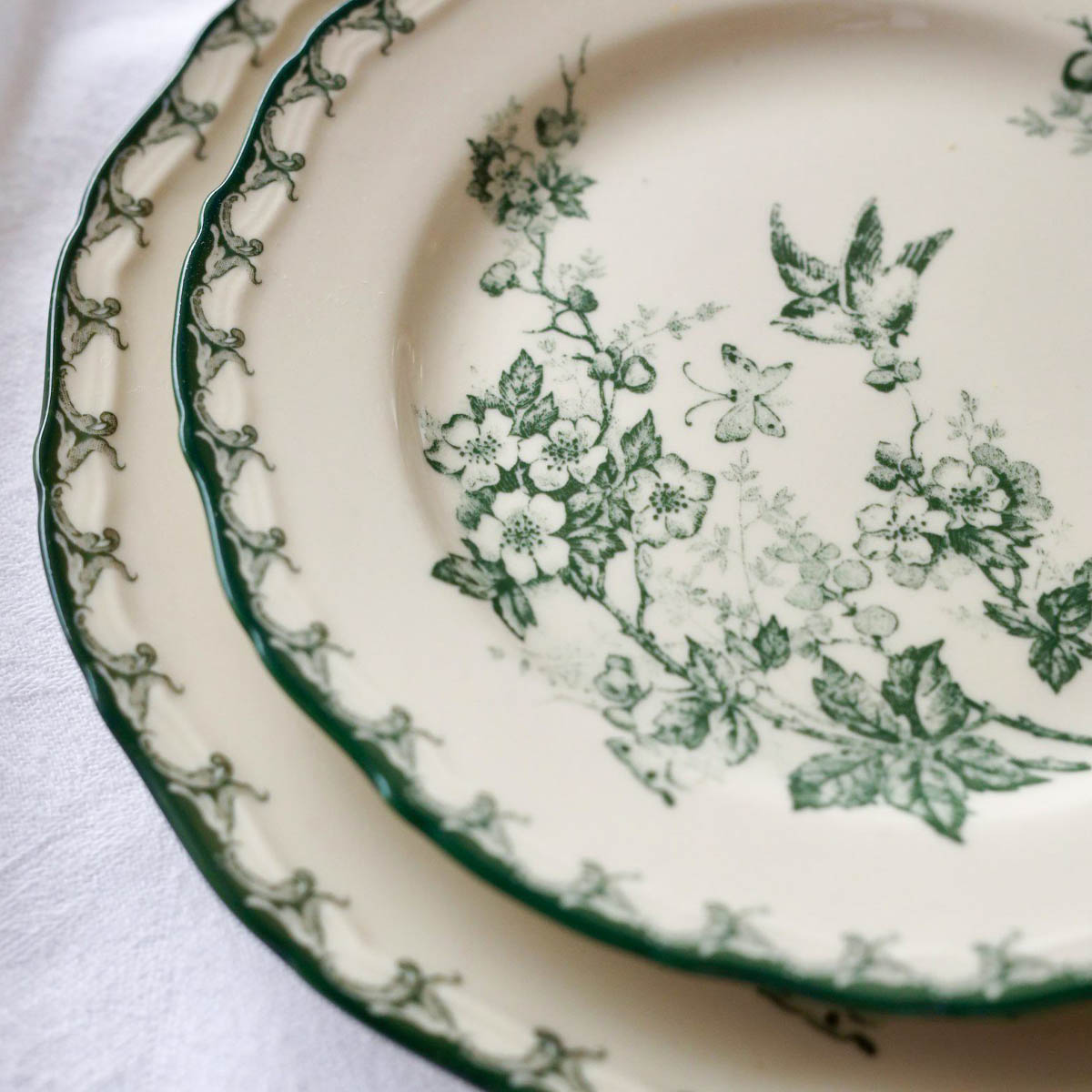 Тарелка обеденная Дымов Керамика Боярышник 