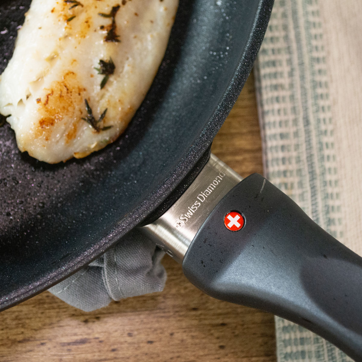 Сковорода индукционная Swiss Diamond XD Classic Induction 28см
