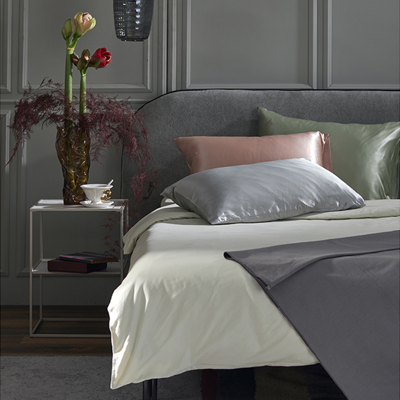 Наволочка из натурального шелка Tkano Essential мятного цвета