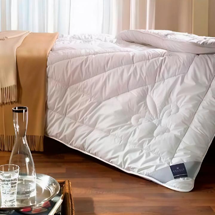 Одеяло Billerbeck Contessa Light 155x200см