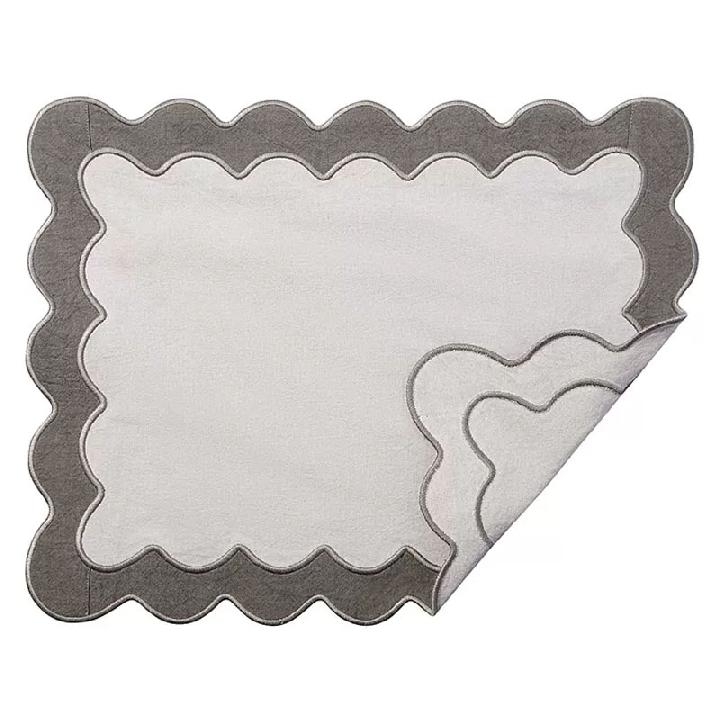 Салфетка под приборы Tkano Trendy Ruffles с контрастным кантом серого цвета